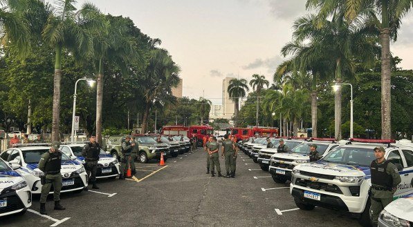 Novas viaturas para a PM e bombeiros foram entregues nesta quinta-feira (5)