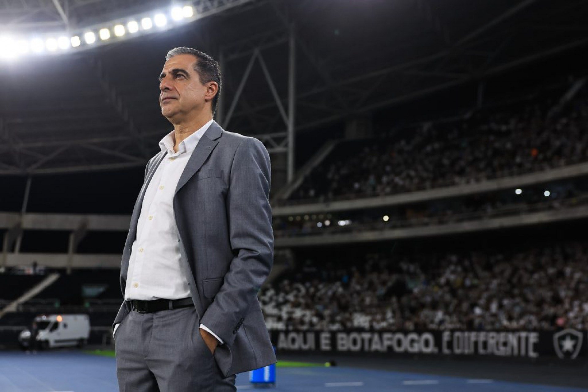 Paiva vê mérito na paciência e celebra vitória do Botafogo