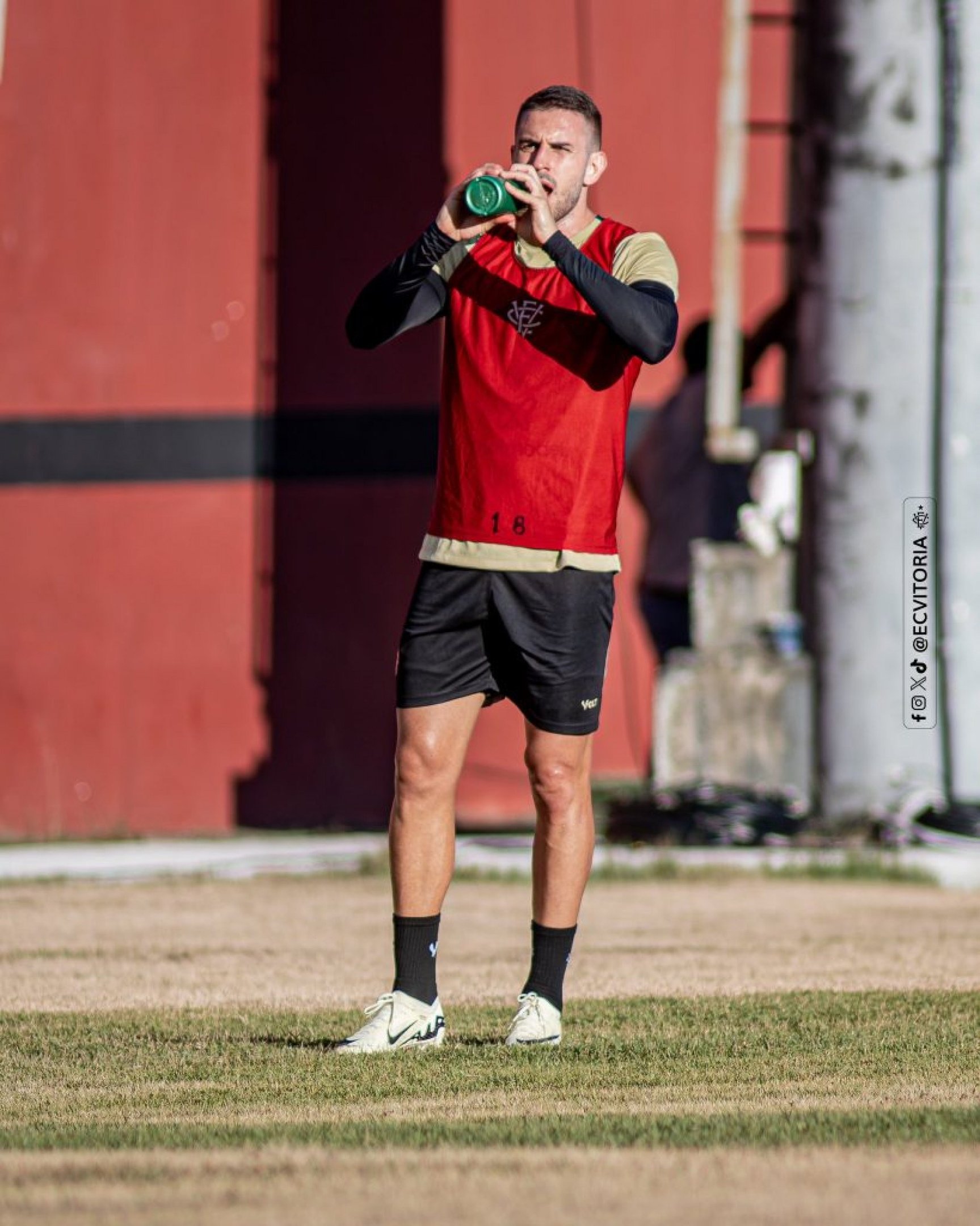 Justiça concede rescisão de Bruno Uvini com o Vitória