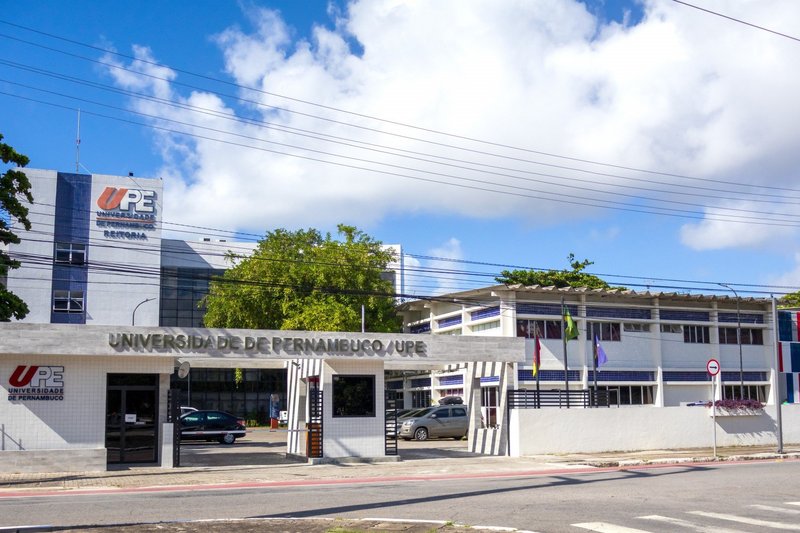 Fachada da Universidade de Pernambuco (UPE)