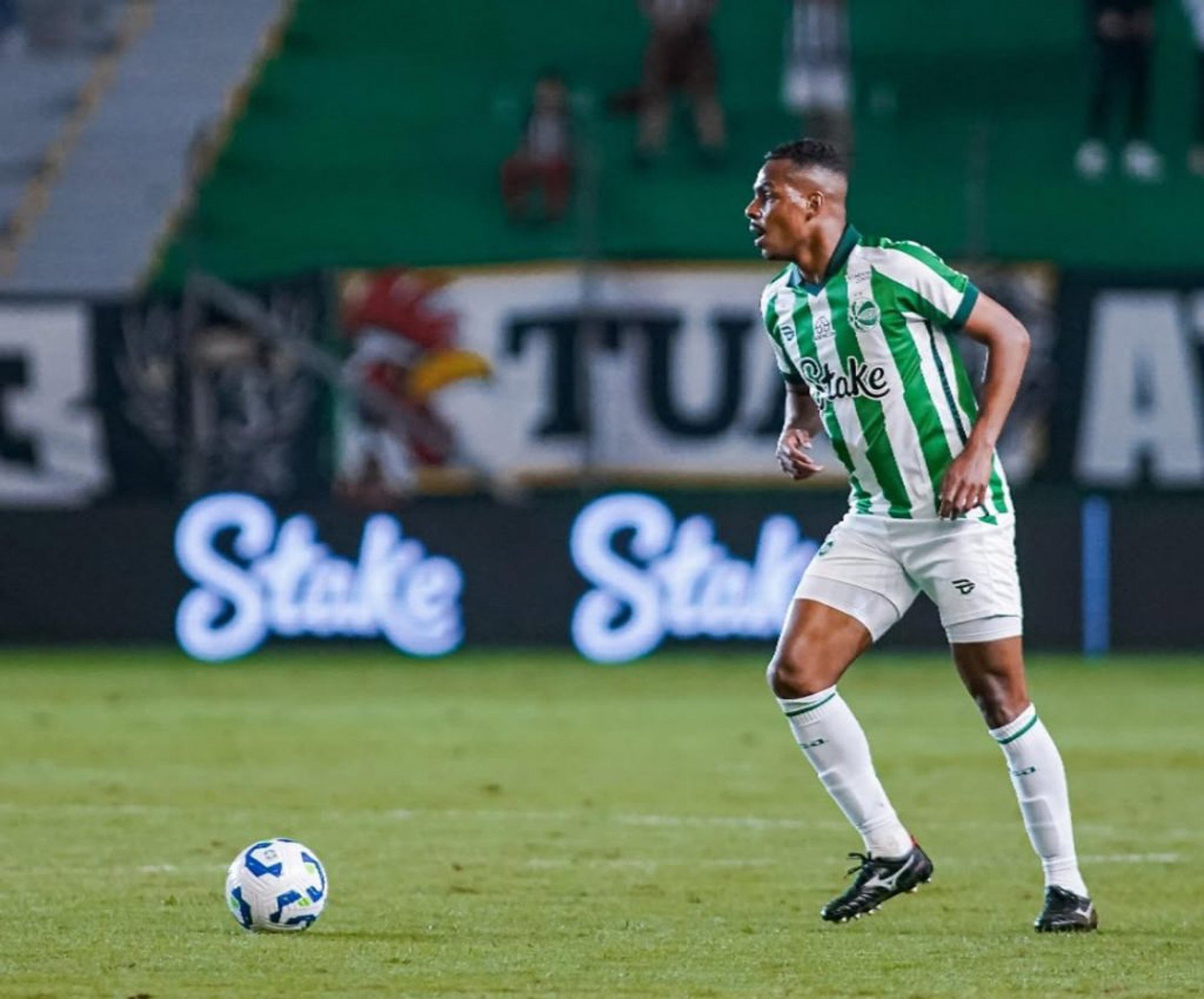 Inter faz sondagem por volante do Juventude