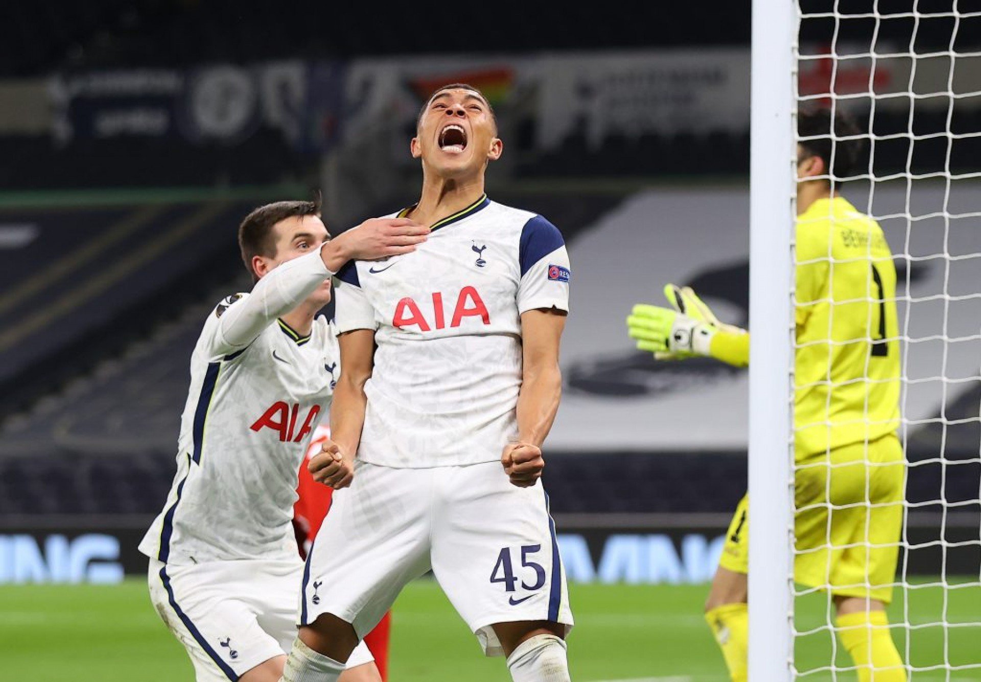São Paulo estuda contratação de centroavante ex-Tottenham