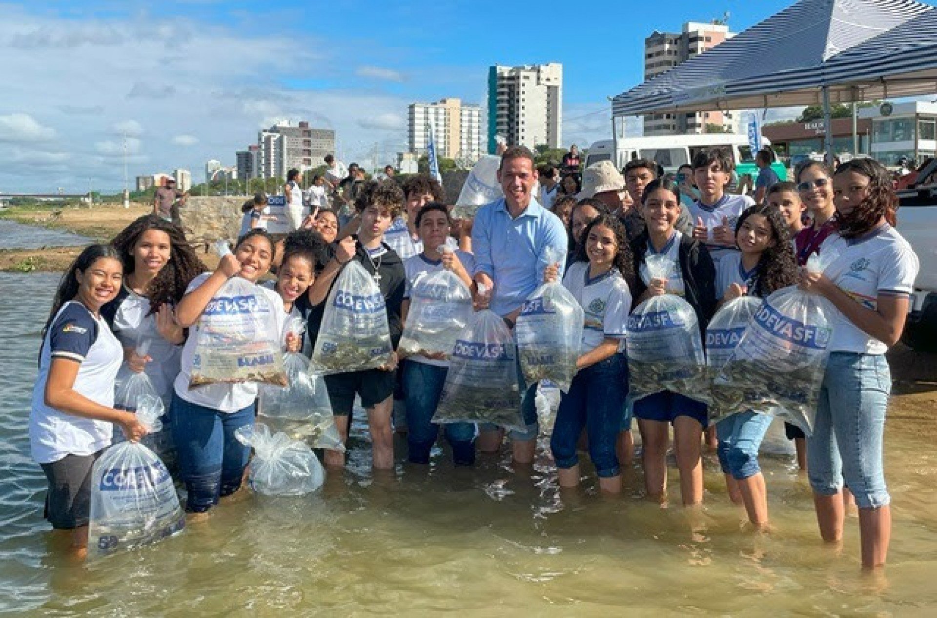 Imagem de alunos da Escola Estadual Dom Malan