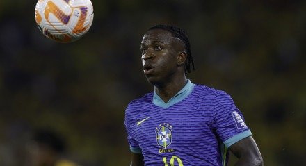 Imagem de Vinícius Júnior com a seleção brasileira
