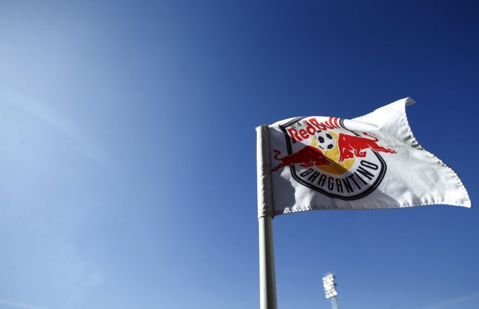 Red Bull Bragantino anuncia novos empréstimos de Werik Popó e Arthur Sousa