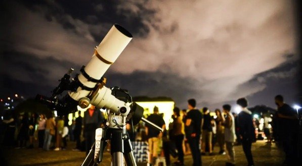 Alinhamento com a Lua torna estrelas Spica e Antares mais visíveis