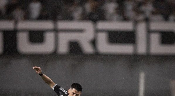 Dirigente confirmou que o atleta será liberado. Ele está emprestado ao Peixe pelo Athletico-PR, que não deve fazer força para manter o jogador.