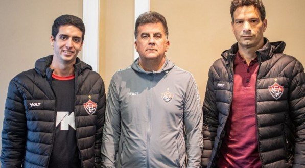 A partida entre Vitória e Cruzeiro, marcada para a próxima quinta-feira (12), às 19h, no Barradão, será o 40º compromisso do clube baiano na temporada de 2025. O confronto representa mais do que apenas mais um duelo da Série A do Campeonato Brasileiro: ele marca o encerramento da primeira metade da temporada, antes de uma [&amp;#8230;]