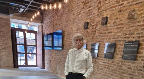 Everaldo Feitosa. Empresário patrocinou a restauração do edificio da rua do Bom Jesusu , 2027 onde esta a sede de sua empresa a Eolica Energia