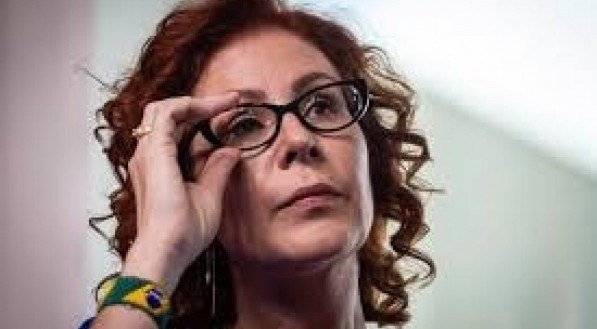 Câmara dos Deputados autoriza licença de 127 dias à deputada Carla Zambelli