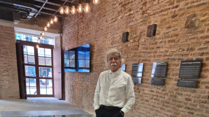 Everaldo Feitosa. Empresário patrocinou a restauração do edificio da rua do Bom Jesusu , 2027 onde esta a sede de sua empresa a Eolica Energia 