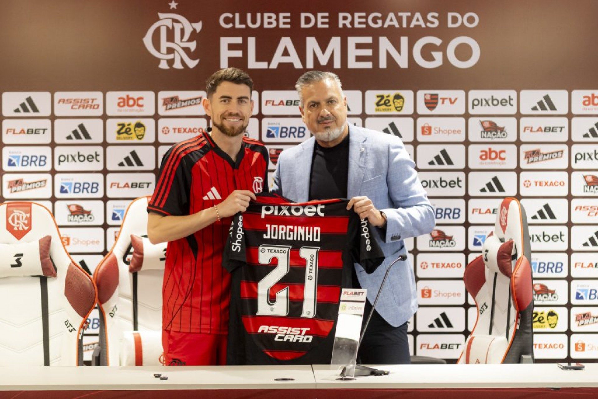 Novo reforço, Jorginho celebra chegada ao Flamengo e diz estar motivado para o Mundial