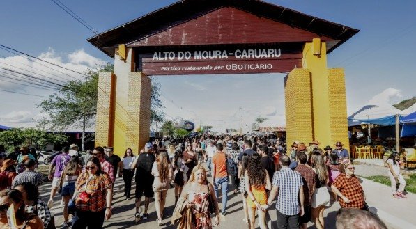 Festas no Alto do Moura no São João de Caruaru 2025 começaram neste sábado (7)