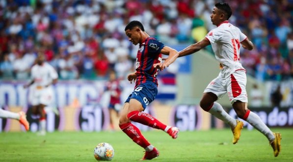Lance do jogo entre Bahia x Náutico pela Copa do Nordeste