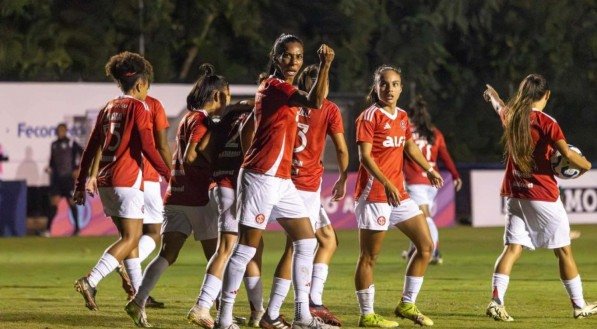 Equipes ainda brigam por uma vaga na próxima fase do campeonato
