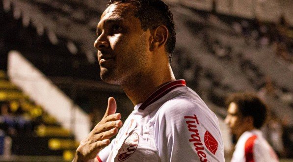 Vinícius, atacante do Náutico