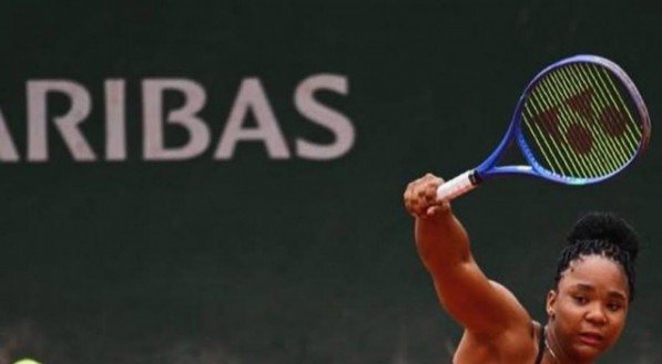 Vitória Miranda brilha em Roland Garros e conquista títulos nas simples e duplas no juvenil de tênis em cadeira de rodas