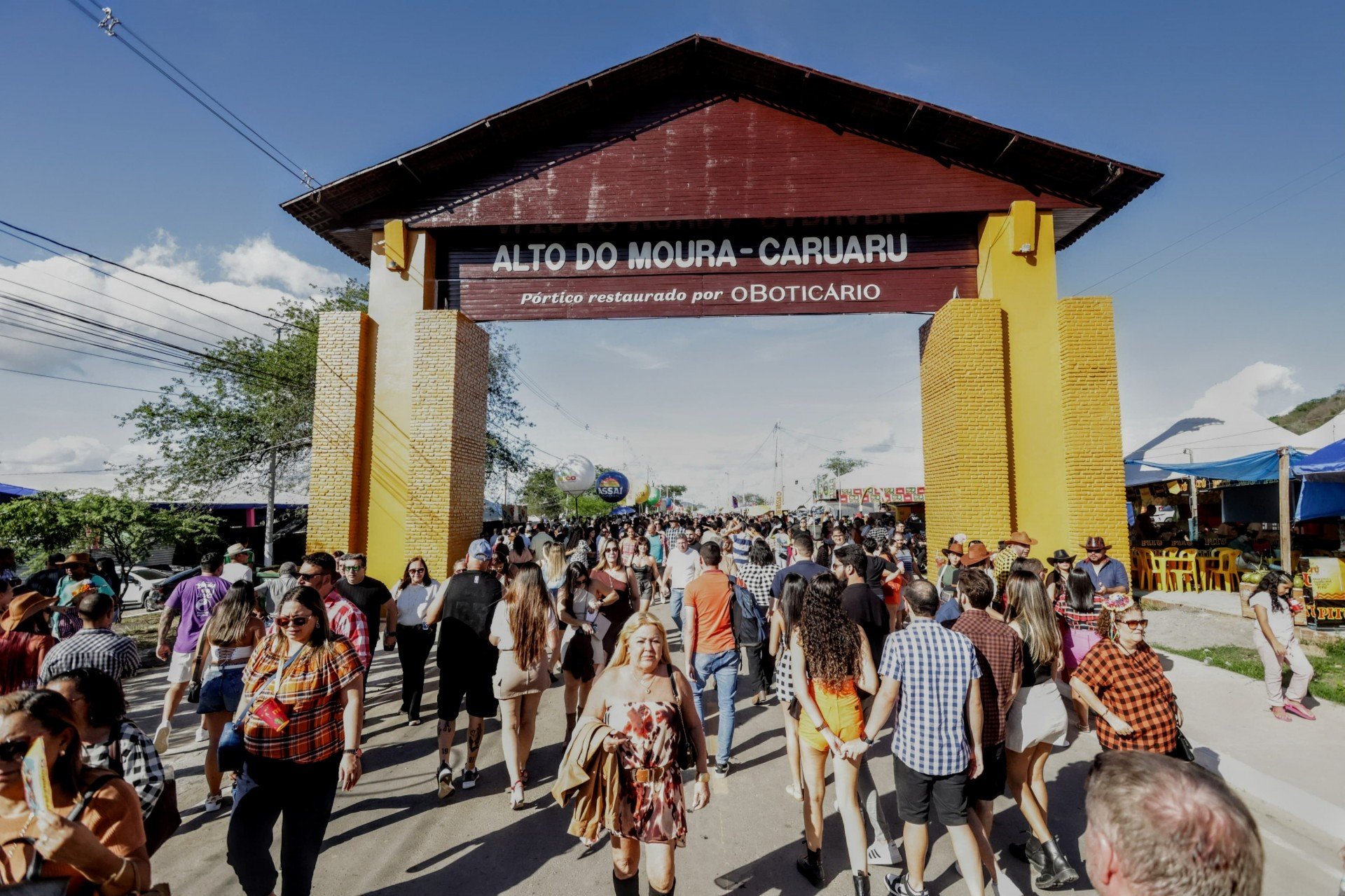 Festas no Alto do Moura no São João de Caruaru 2025 começaram neste sábado (7)