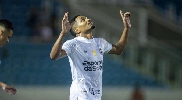 A ex-exposa do atleta, registrou boletim de ocorrência. A denúncia foi formalizada em 3 de junho de 2025, na 2ª Delegacia de Polícia de Gravataí, no RS.
