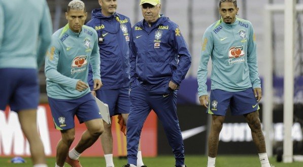 Carlo Ancelotti exalta ambiente da seleção antes de jogo com Paraguai: 'Vamos fazer bom trabalho'