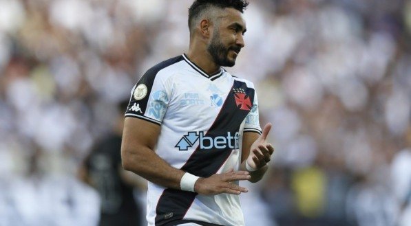 O clube vinha tentando um acordo com o jogador desde o mês passado e confirmou nesta semana que o camisa 10 não será mais relacionado para as partidas