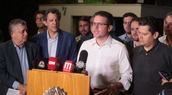 Hugo Motta reclama de Fernando Haddad, que medidas "não estão bem claras"