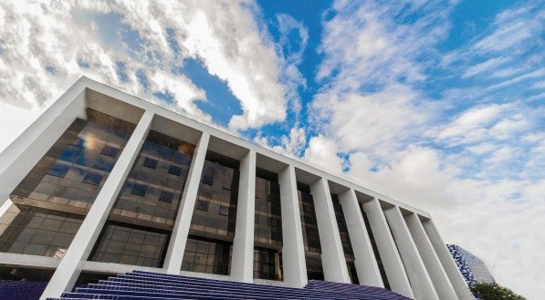 Esmape anuncia evento de lançamento de obras escritas por servidores e servidoras do TJPE