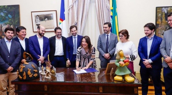 Governo de Pernambuco anuncia nova fábrica de e-metanol de R$ 2 bilhões no Complexo de Suape