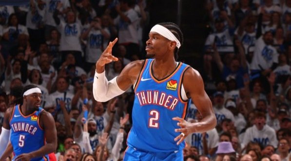 O Oklahoma City Thunder empatou a série das Finais da NBA neste domingo (8) ao vencer o Indiana Pacers por 123 a 107, no Paycom Center, em Oklahoma City. A equipe da casa contou com mais uma atuação de destaque de Shai Gilgeous-Alexander, eleito MVP da temporada 2024/25, para controlar a partida do início ao [&amp;#8230;]