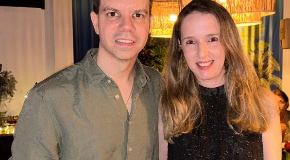 Eduardo e Camila Tiburtius, no aniversário dele em Porto de Galinhas