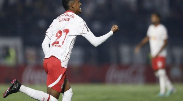 Atacante ficará no Atlético-GO até o fim da atual temporada.