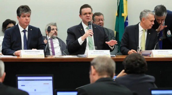 Ministro da Previdência Social diz que descontos ilegais de pensões do INSS podem chegar a R$ 3 bilhões
