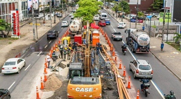 Compesa finaliza obra emergencial de esgoto na Avenida Domingos Ferreira, em Boa Viagem