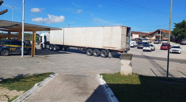 A abordagem foi realizada na BR 232, em São Caetano, no Agreste de Pernambuco