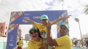 Evento reúne atividades esportivas e  atrações abertas ao público na Praia do Pina durante toda a manhã 