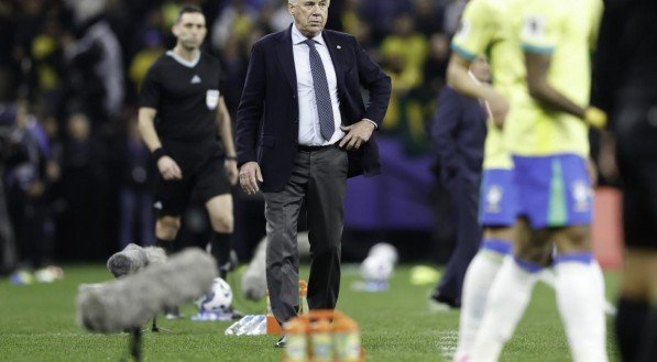 Com a casa em ordem, Ancelotti colocou suas ideias de jogo em prática nas partidas contra Equador e Paraguai