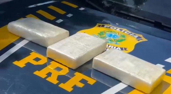 Mais de 3 quilos de cocaína foram apreendidos pela Polícia Rodoviária Federal em Salgueiro