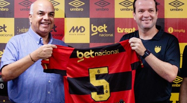 Presidente do Sport, Yuri Romão, ao lado de Daniel Paulista