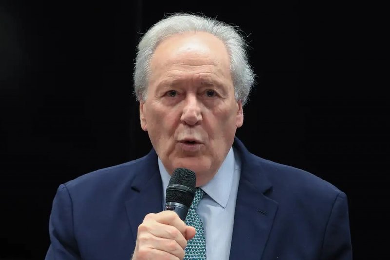 Ricardo Lewandowski, ministro da Justiça e da Segurança Pública,  classificou o cenário atual como "uma loucura"