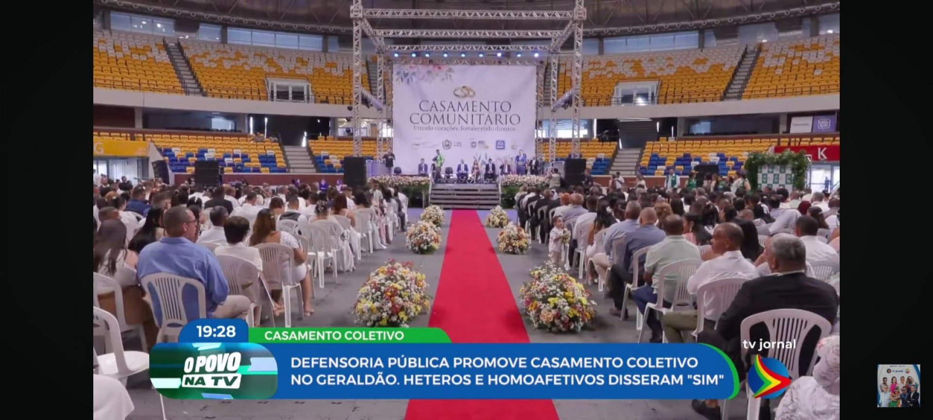 Imagem de casamento coletivo celebrado pela Defensoria Pública no Geraldão