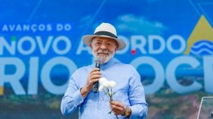 Em discurso durante evento em Mariana (MG), nesta quinta-feira (12), o presidente Lula (PT) defendeu a manuten&ccedil;&atilde;o de programas sociais, em meio &agrave;s press&otilde;es pela redu&ccedil;&atilde;o dos gastos p&uacute;blicos