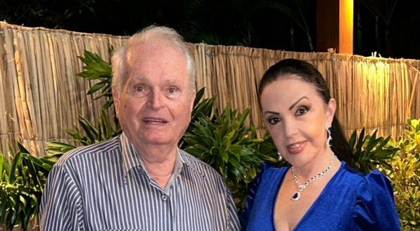 Fernando Machado, aniversariante de hoje, com Sheila Wanderley