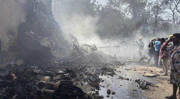"É um dos aviões mais modernos da Boeing", comenta piloto sobre acidente com aeronave na Índia