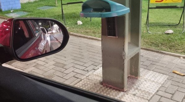 Voz do Leitor, 15/06: Lixeiras vandalizadas no Recife