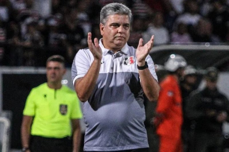 Marcelo Cabo, técnico do Santa Cruz