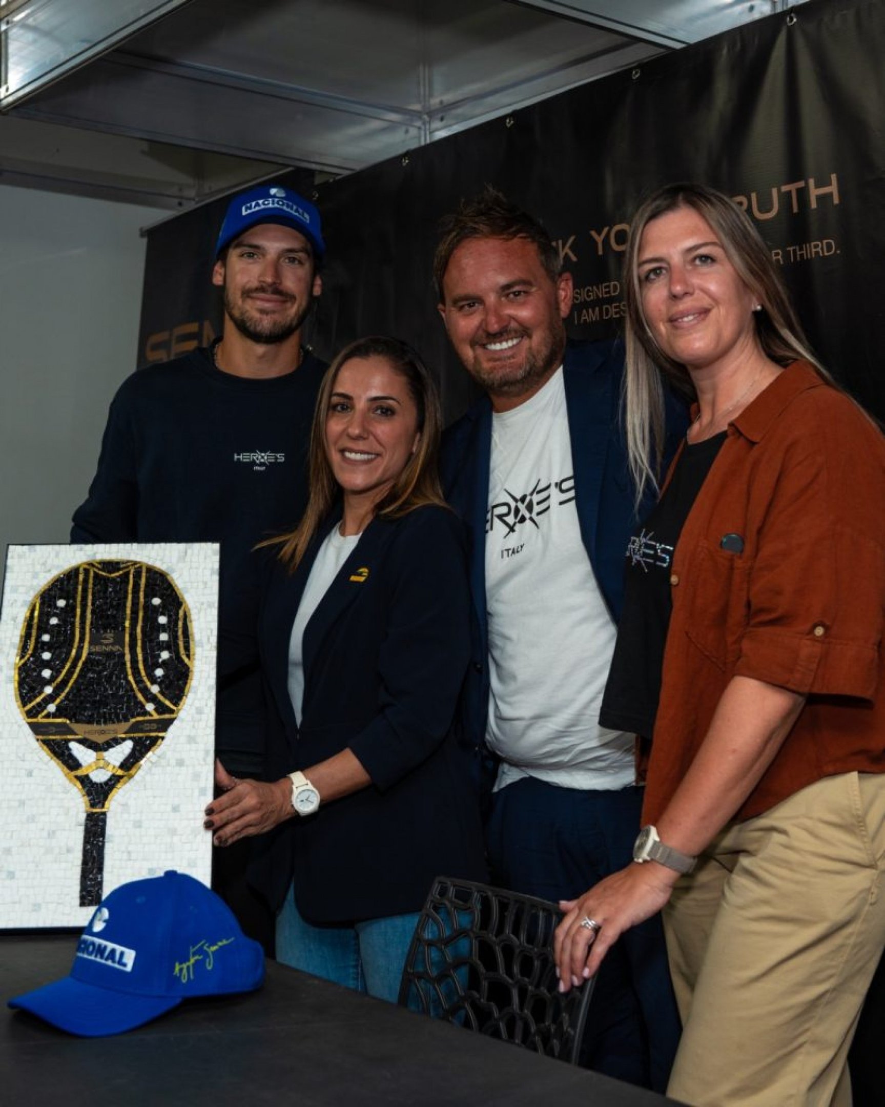 Beach Tennis e Automobilismo: parceria inédita une duas paixões dos brasileiros em homenagem a Ayrton Senna