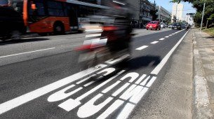 A única arma para enfrentar a epidemia que o Brasil voltou a viver no pós-pandemia de covid-19 em suas ruas, avenidas e rodovias com as quedas e colisões de ocupantes das motocicletas é entrar em outra guerra: buscar a regulamentação dos aplicativos de transporte de passageiros