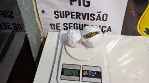 Policiais penais de plantão flagraram o detento com a maconha