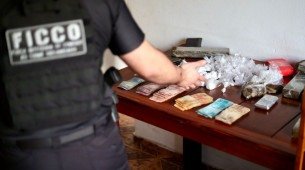 Operação da Polícia Federal cumpriu mandados de prisão e de busca e apreensão contra membros de organizações criminosas