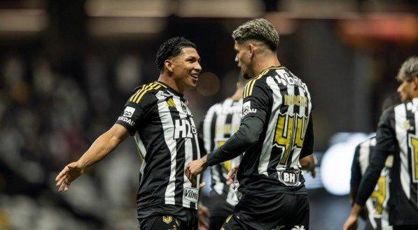 Em estreia de Dudu, Atlético vence Internacional no Brasileirão